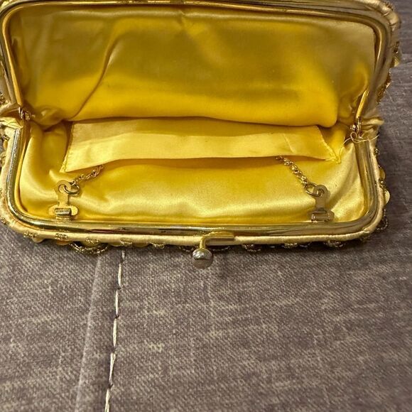 Vintage Gold Beaded Evening Bag Made in Hong Kong - Picture 4 of 13